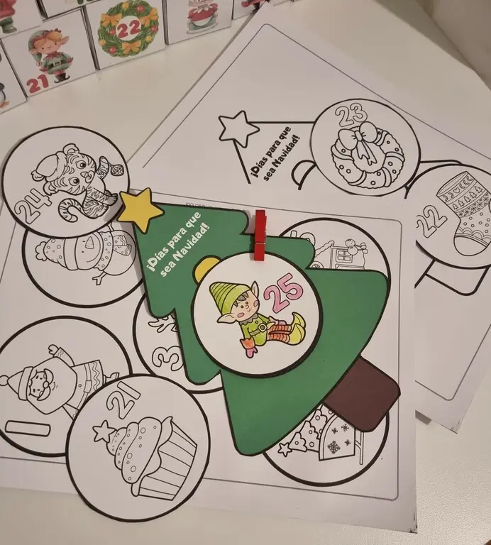 Imprimible gratis:  Esferas para colorear de Navidad